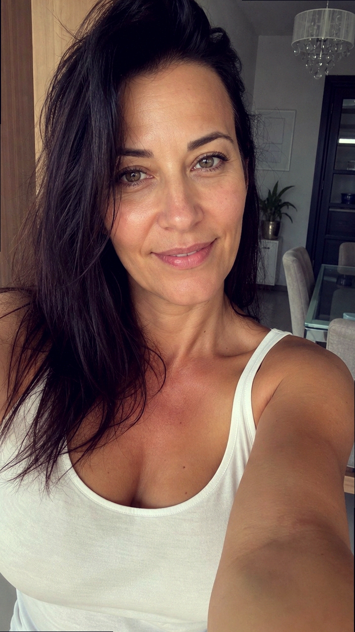 Monika, 41